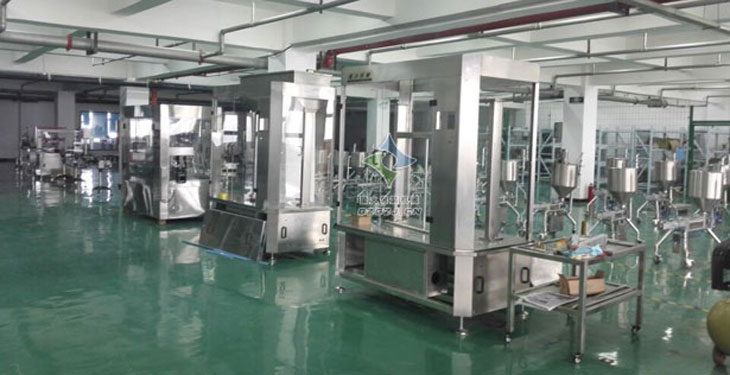 八頭顆粒醬料灌裝機(jī)